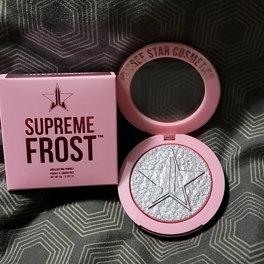 Jeffree Star Supreme Frost shade: Hypothermia